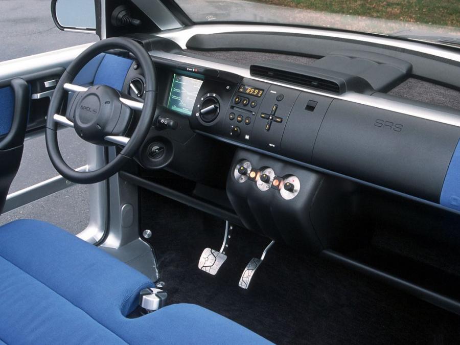 Торпедо Opel Maxx Concept 1995 года  (фото 17 из 30)